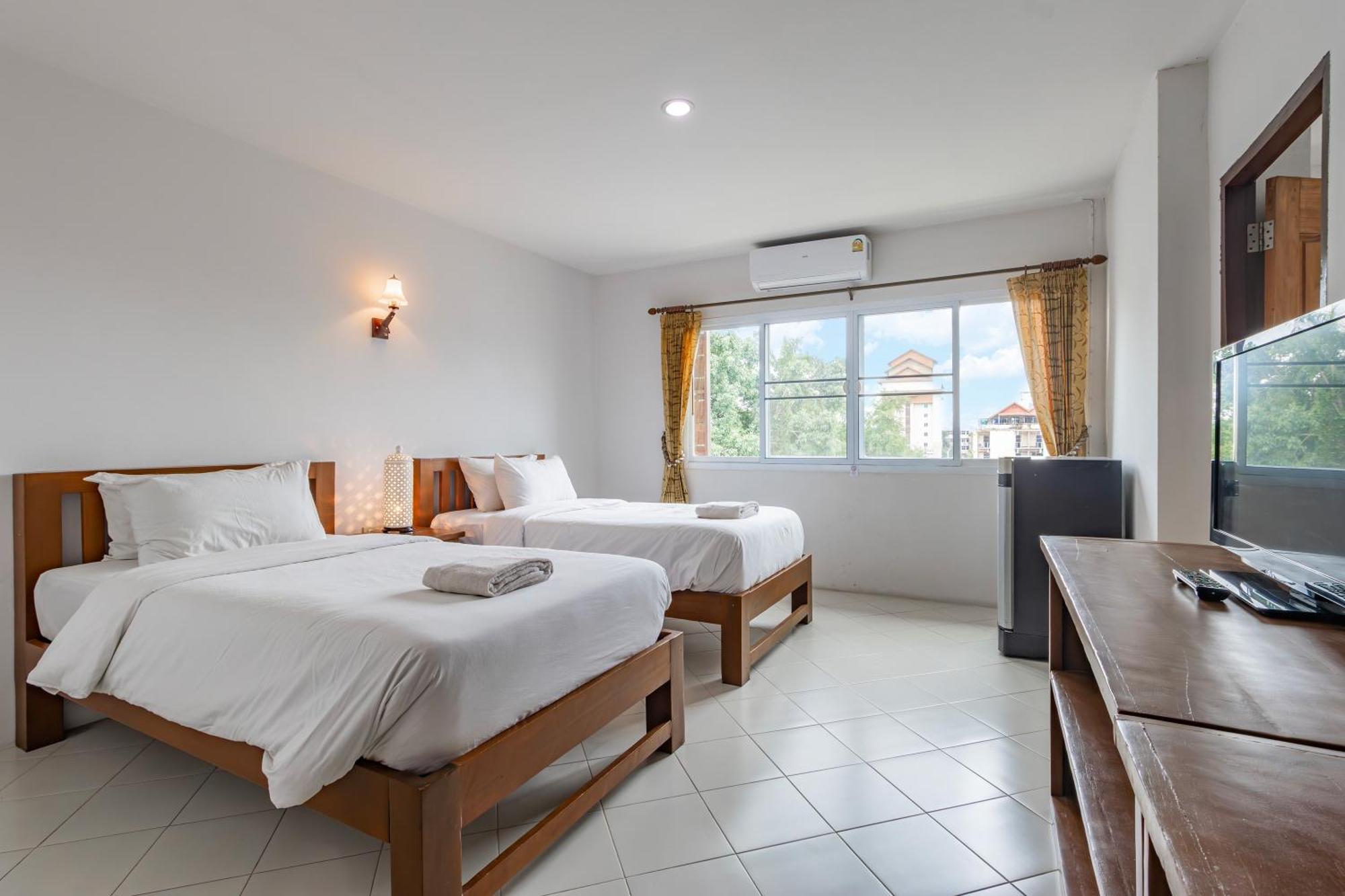 Budget Stars Hotel Chiang Mai Exteriör bild