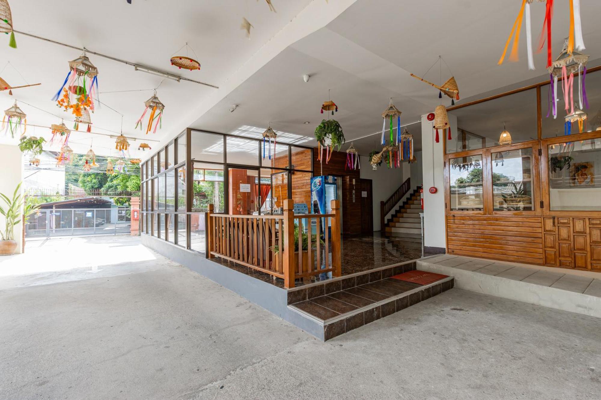 Budget Stars Hotel Chiang Mai Exteriör bild