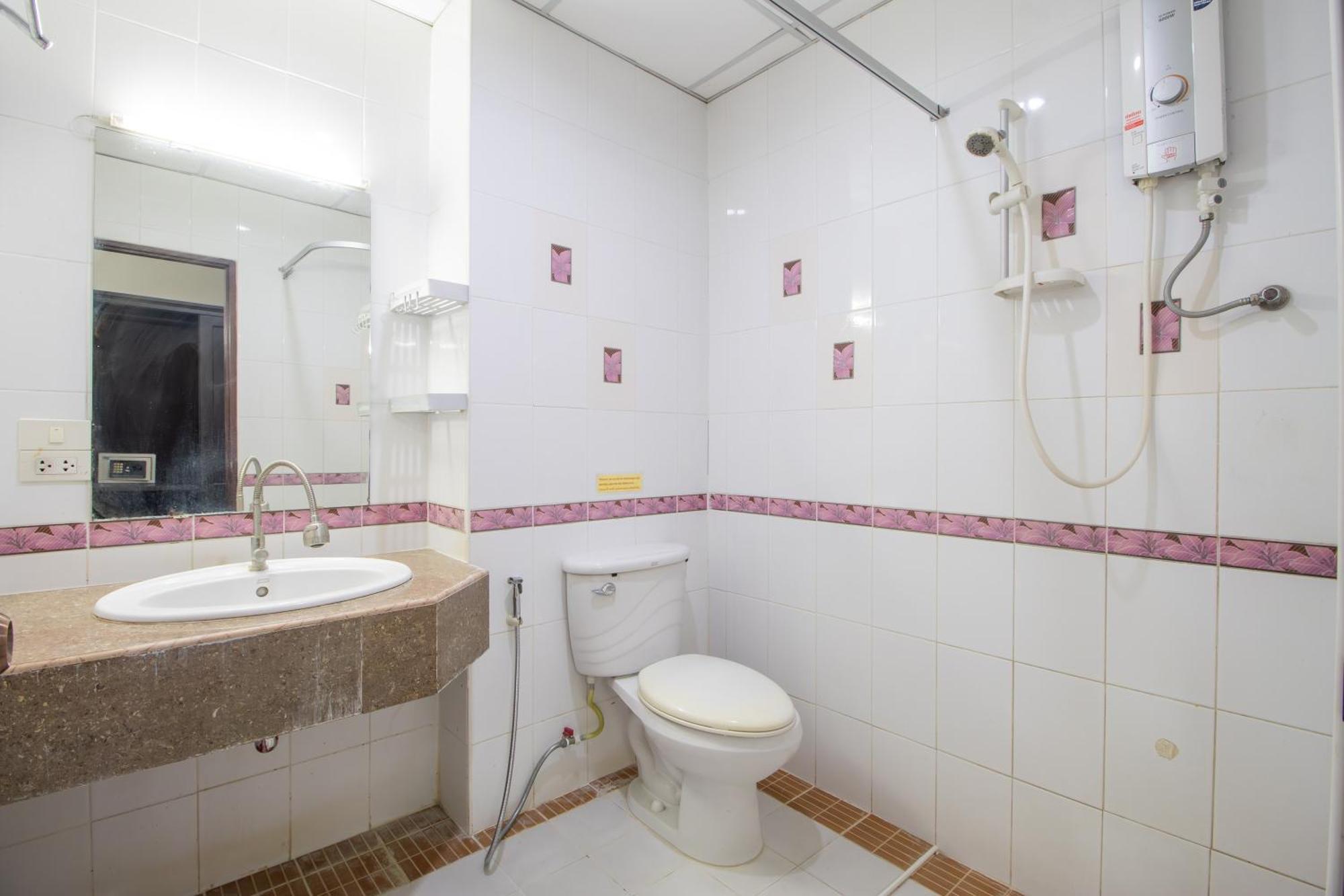 Budget Stars Hotel Chiang Mai Exteriör bild