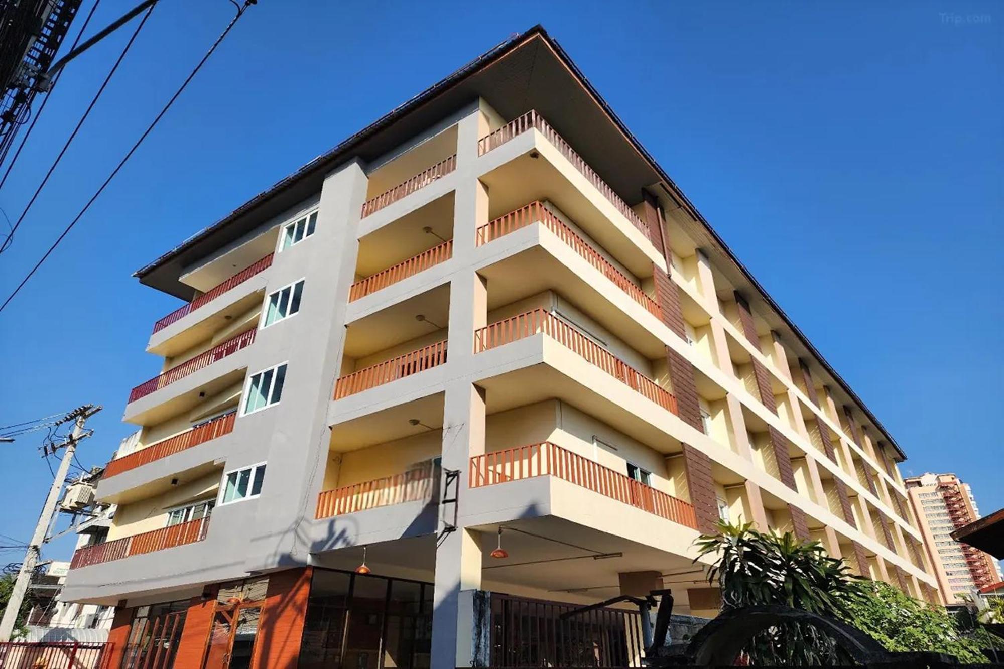 Budget Stars Hotel Chiang Mai Exteriör bild